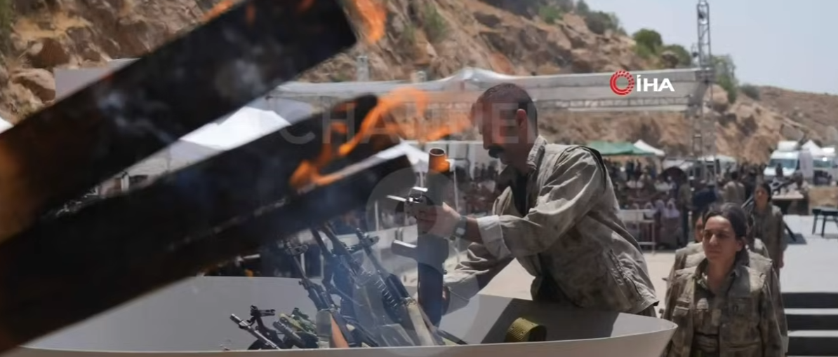 Süleymaniye'den ilk fotoğraflar! PKK silahlarını böyle imha etti