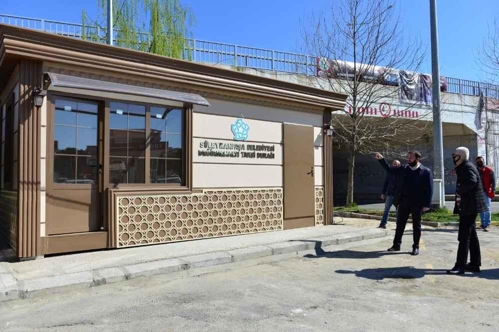 Süleymanpaşa Belediyesi taksi duraklarını yenilemeye başladı 