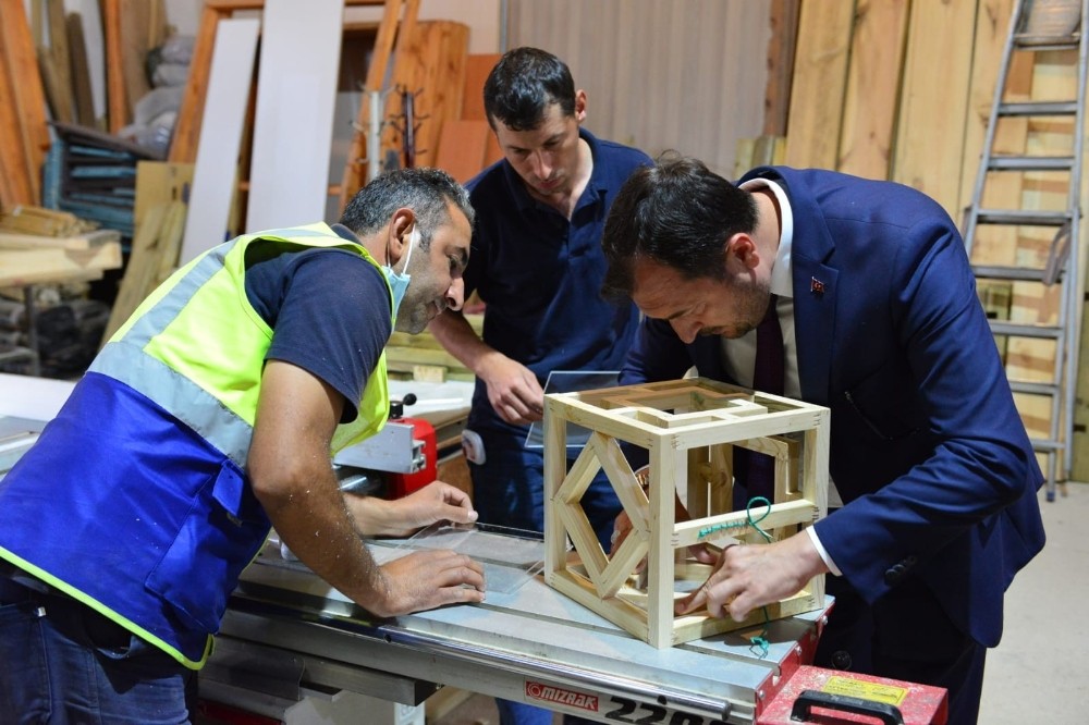 Süleymanpaşa İskelesinin aksesuarları, belediye bünyesinde üretiliyor 