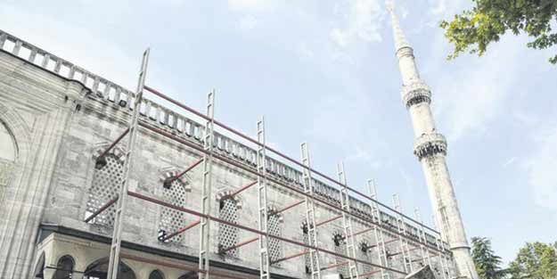 'Sultanahmet Camisi’nin 410 yıllık pencereleri kırıldı' iddiası yalan çıktı