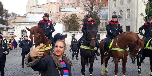 Sultanahmet'te 'Atlı Polis' dönemi! Resmen göreve başladılar