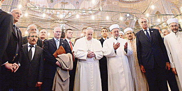 Sultanahmet’te dua Aya Yorgi’de ayin