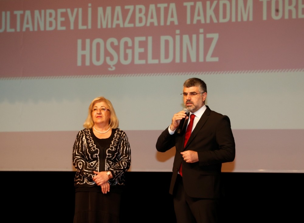 Sultanbeyli Belediye Başkanı Hüseyin Keskin mazbatasını aldı 