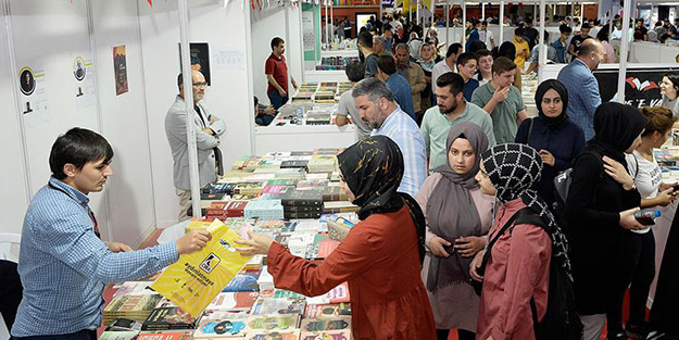 Sultanbeyli Kitap Fuarı ziyaretçilerini bekliyor