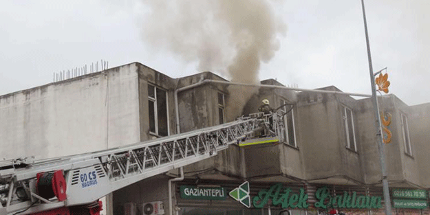 Sultanbeyli'de işyerinin deposunda yangın