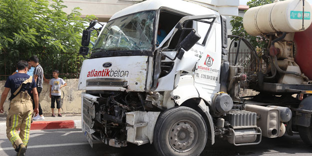 Sultanbeyli'de trafik kazası: 2 yaralı