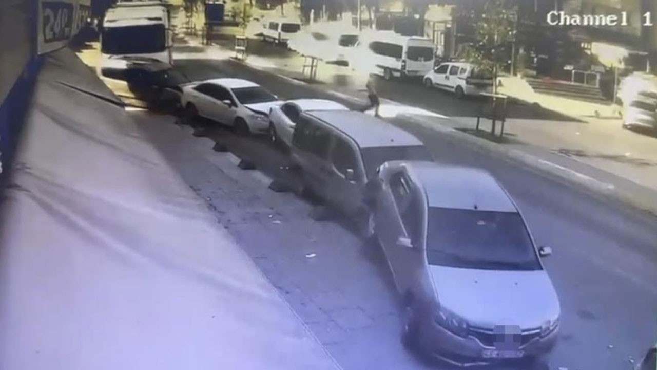 Sultanbeyli’de korkunç kaza! 5 aracı biçti