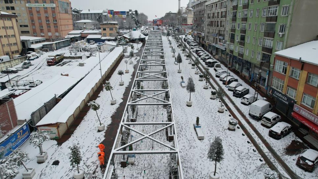 Sultangazi beyaza büründü! O anlar havadan görüntülendi