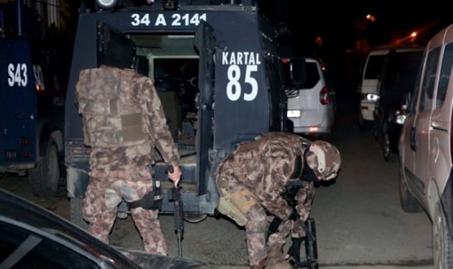 Sultangazi'de eş zamanlı operasyon!