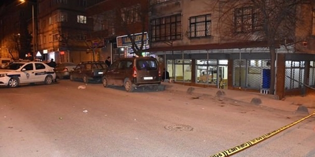 Sultangazi'de kahvehane tarandı!
