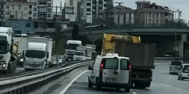 Sultangazi'de tehlikeli inatlaşma! O anlar saniye saniye kaydedildi