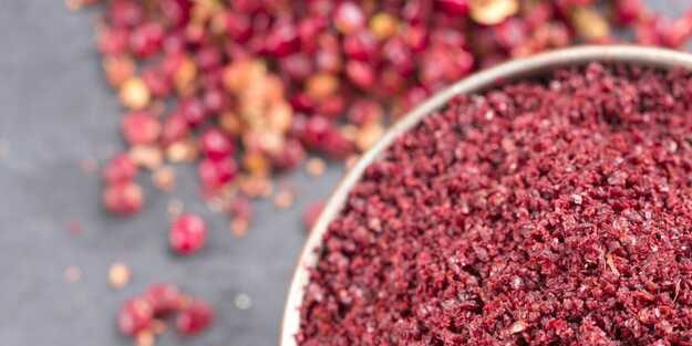 Sumak aslında bir baharat ama 150 farklı türü var! Yemeklere ekleyin, tam bir şifa deposu