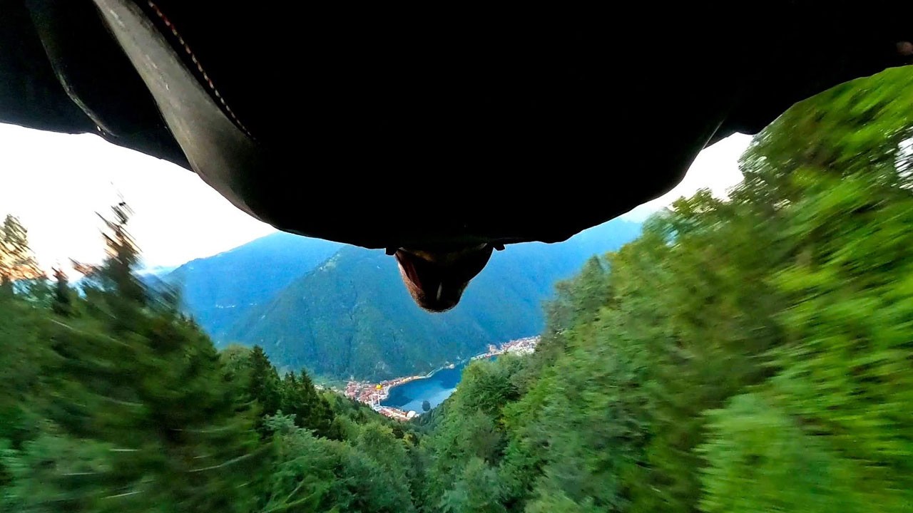 Sümela’da nefes kesen anlar! Yarasa adam 250 km hızla havada süzüldü