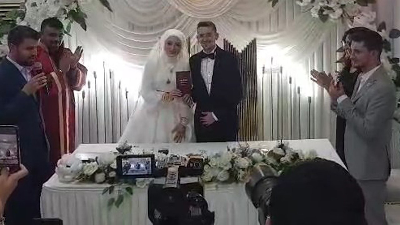 Sumud Filosu’ndaki baba gözyaşlarını tutamadı: ‘Oğlum nikahına gelemiyorum Gazze’ye gidiyorum’