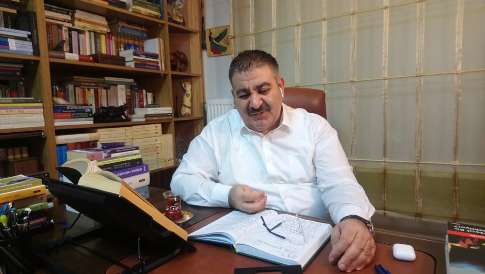 Sunar gençlerle söyleşti 
