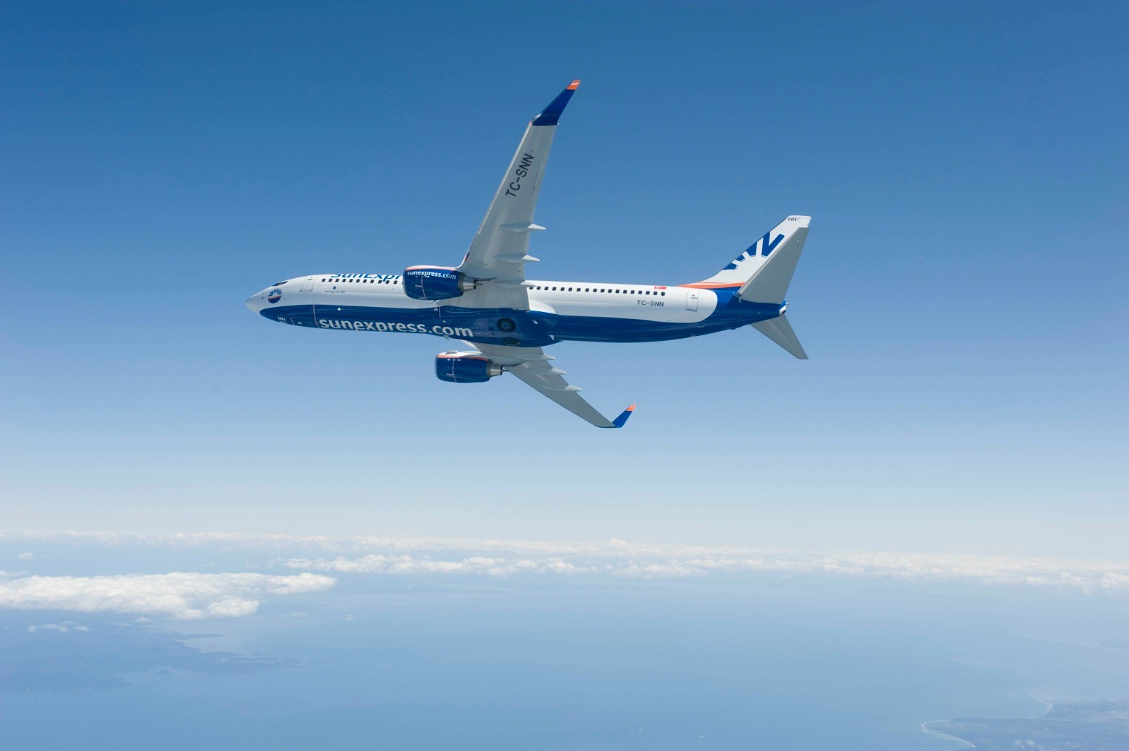 SunExpress 15 binden fazla kişiyi tahliye etti