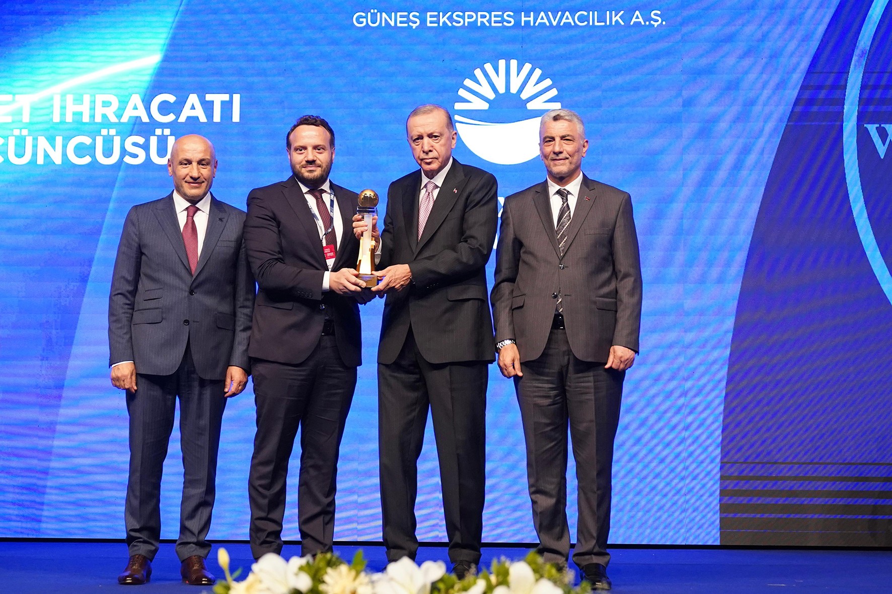 SunExpress’e büyük ödülü Başkan Erdoğan verdi!