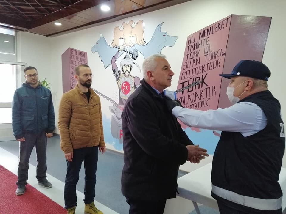 Sungurlu Belediyesi’ne girişlerde ateş ölçümü uygulaması başladı 