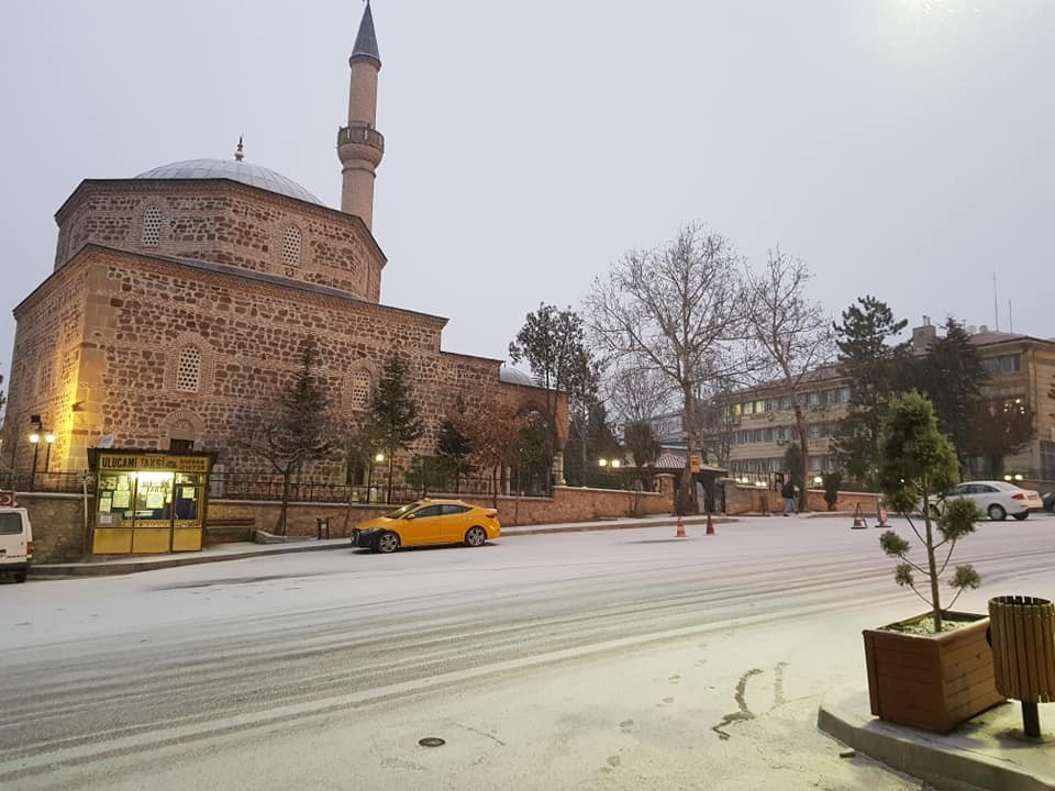 Sungurlu güne karla uyandı 