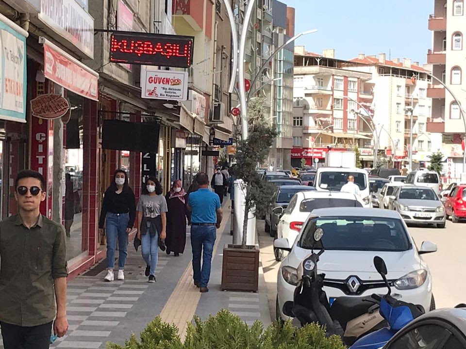 Sungurlu’da gençler 42 gün sonra sokaklara akın etti 