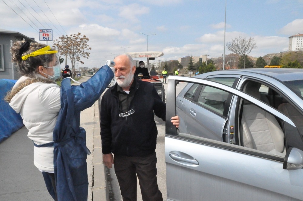 Sungurlu’da giriş ve çıkışlarda kontroller artırıldı 