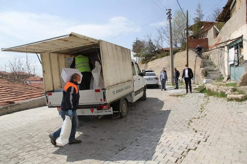 Sungurlu’da ihtiyaç sahiplerine yardım 