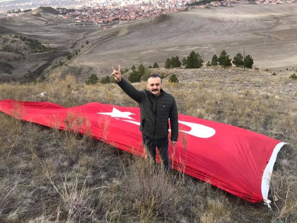 Sungurlu’da manastır tepesine Türk bayrağı 