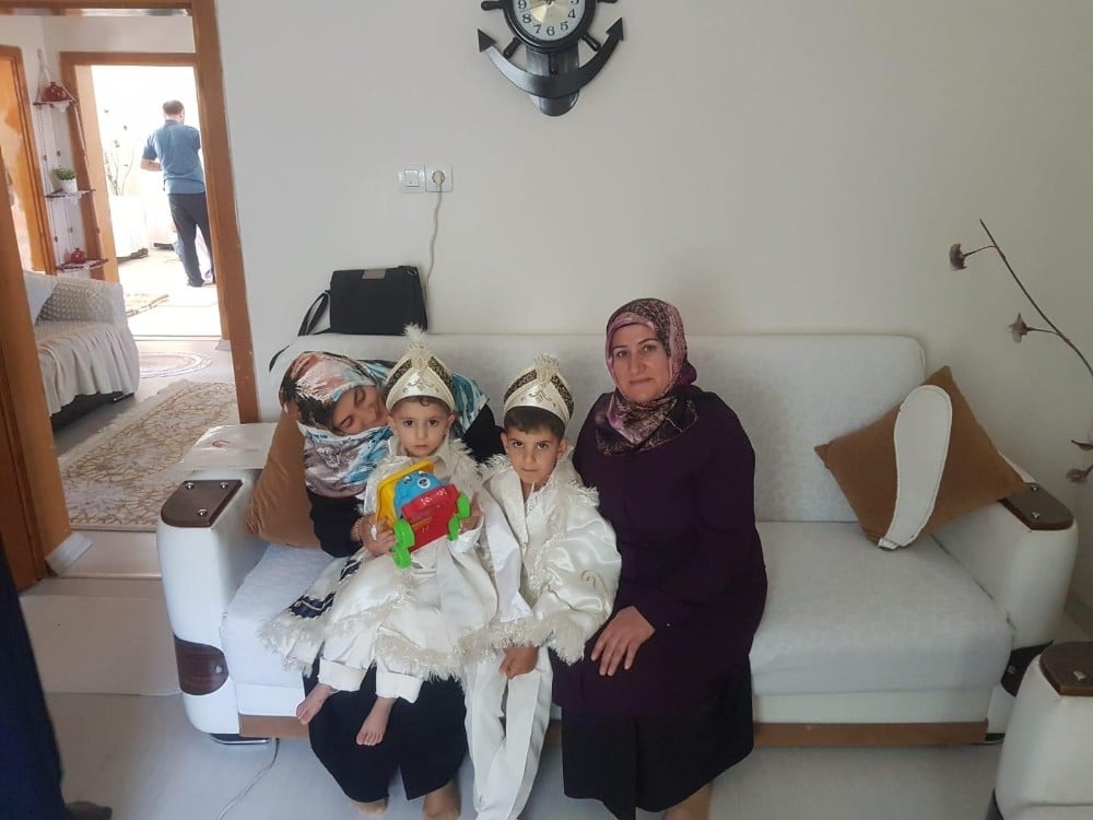 Sünnet merasimi evlerde devam ediyor 