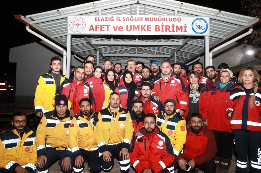 Sünnetçioğlu: “Enkazdan ekibimiz 5 kişiyi kurtardı” 