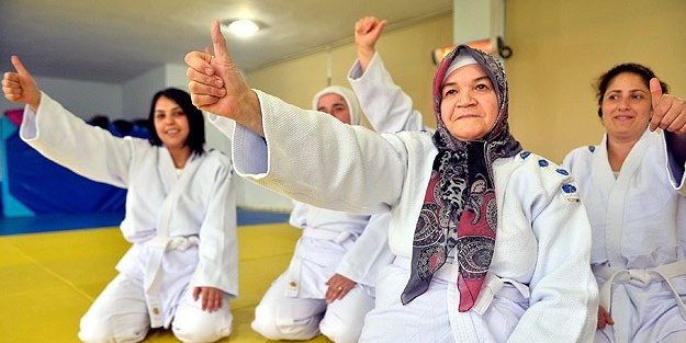 "Süper anneanne" 65 yaşında judoya başladı
