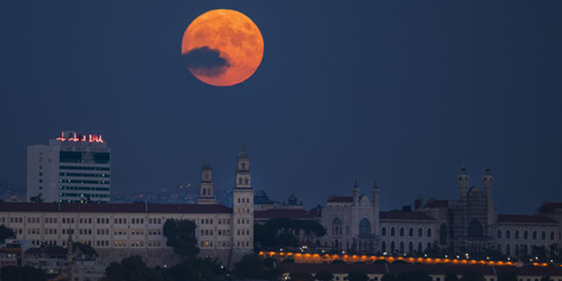 Süper Ay görsel şölen oluşturdu