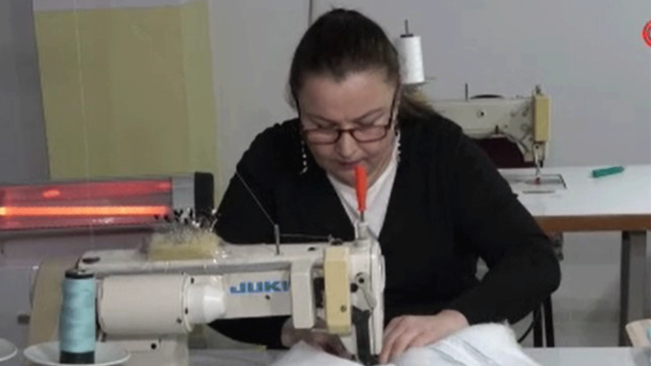 Süper babaanne Rusya'yı fethetti: Talebe yetişemiyor!