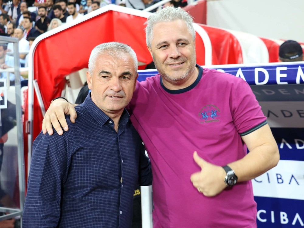 Süper Lig: D.G. Sivasspor: 0 - Gazişehir Gaziantep: 1 (İlk yarı) 