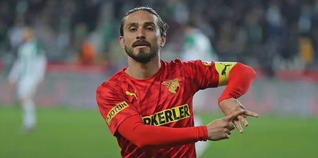 Süper Lig devleri peşindeydi! Yeni takımı belli oldu...