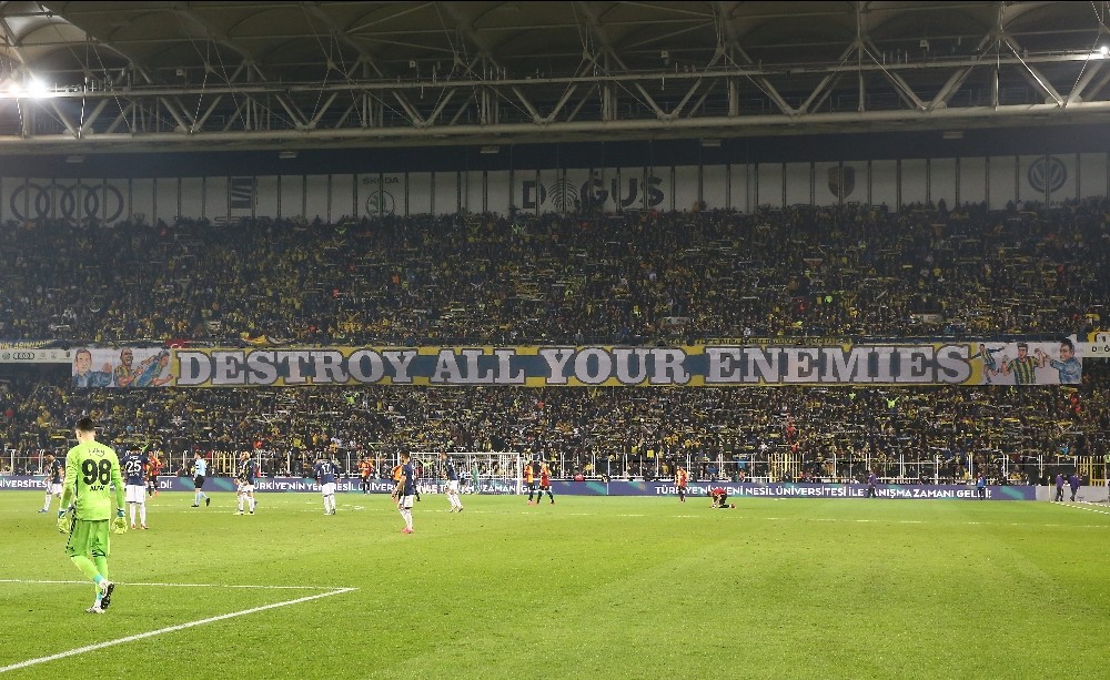 Süper Lig: Fenerbahçe: 1 - Galatasaray: 3 (Maç sonucu) 