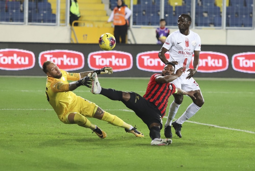 Süper Lig: Gençlerbirliği: 0 - Antalyaspor: 0 (İlk yarı) 