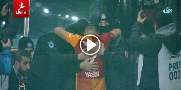 Süper Lig maçlarında teröre böyle tepki gösterdiler!