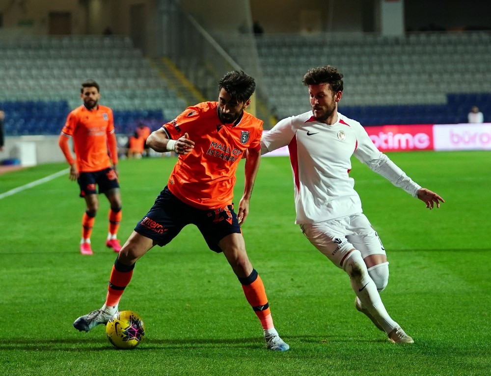 Süper Lig: Medipol Başakşehir: 3 - Gençlerbirliği: 1 (Maç sonucu) 