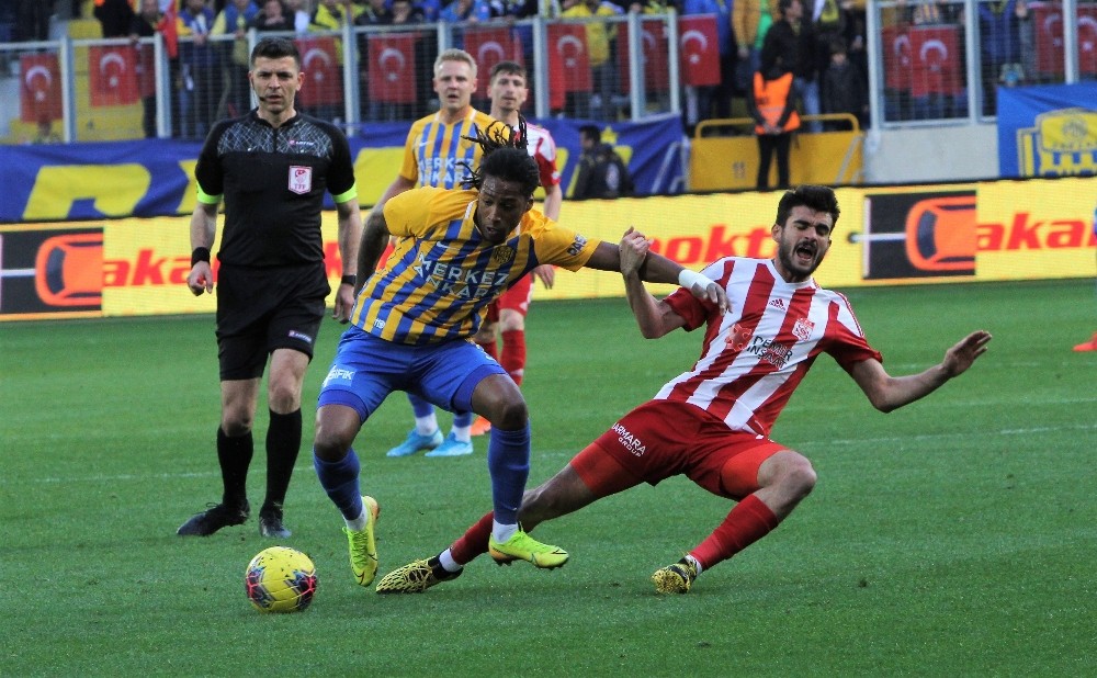 Süper Lig: MKE Ankaragücü: 0 - Sivasspor: 0 (İlk yarı) 