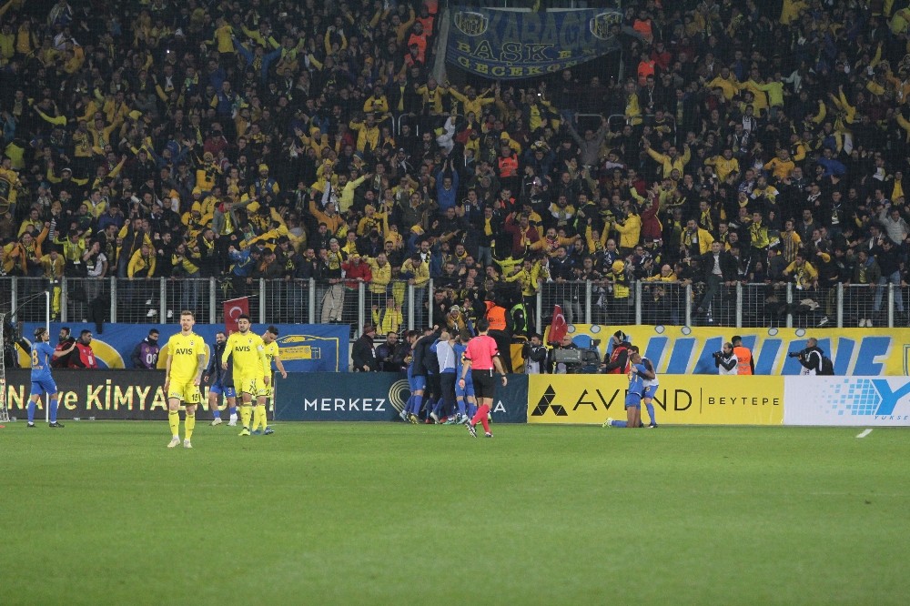 Süper Lig: MKE Ankaragücü: 2 - Fenerbahçe: 1 (Maç sonucu) 