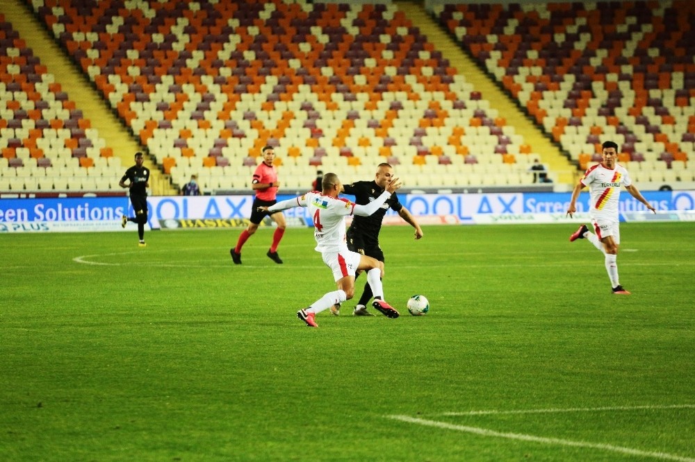 Süper Lig: Yeni Malatyaspor: 1 - Göztepe: 0 (İlk yarı) 