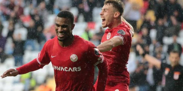 Süper Lig'de nefes kesen maç! Gol olup yağdılar