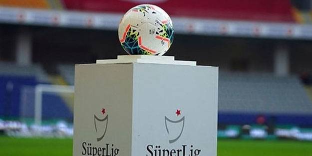 Süper Lig'de teknik direktör kıyımı! Bir kişiyle daha yollar ayrıldı