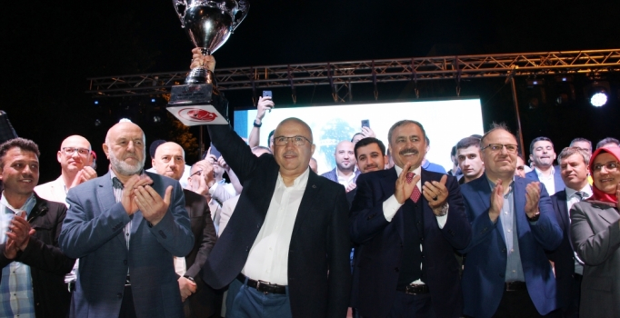 Süper Lig'e çıkan Afyon Belediyespor şampiyonluğu kutladı