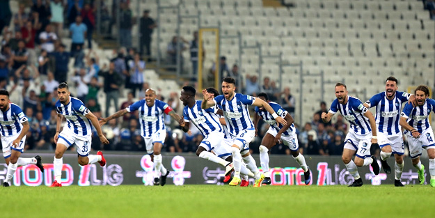 Süper Lig'e çıkan son takım Erzurumspor oldu!