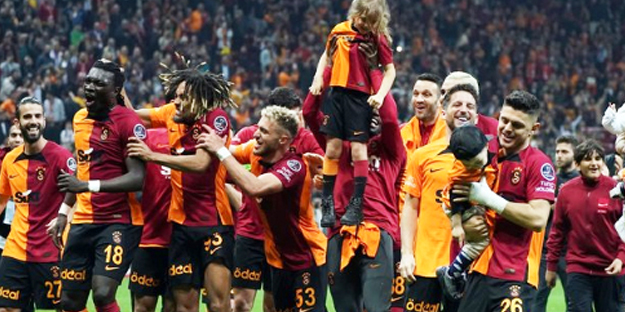 Süper Lig'in devleri aynı isme talip oldular! Peş peşe duyurdu...