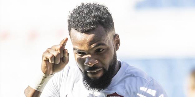 Süper ligin gol kralı Katar'da!