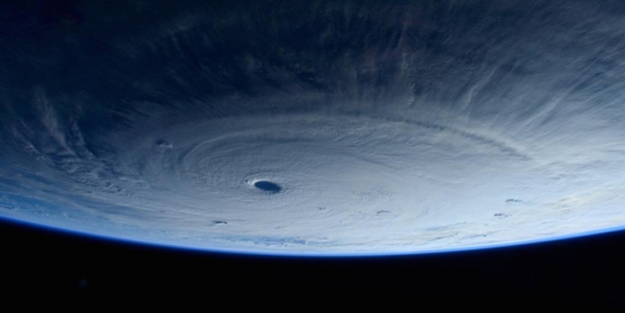 'Süper tayfun'un uzaydan böyle görüntülendi