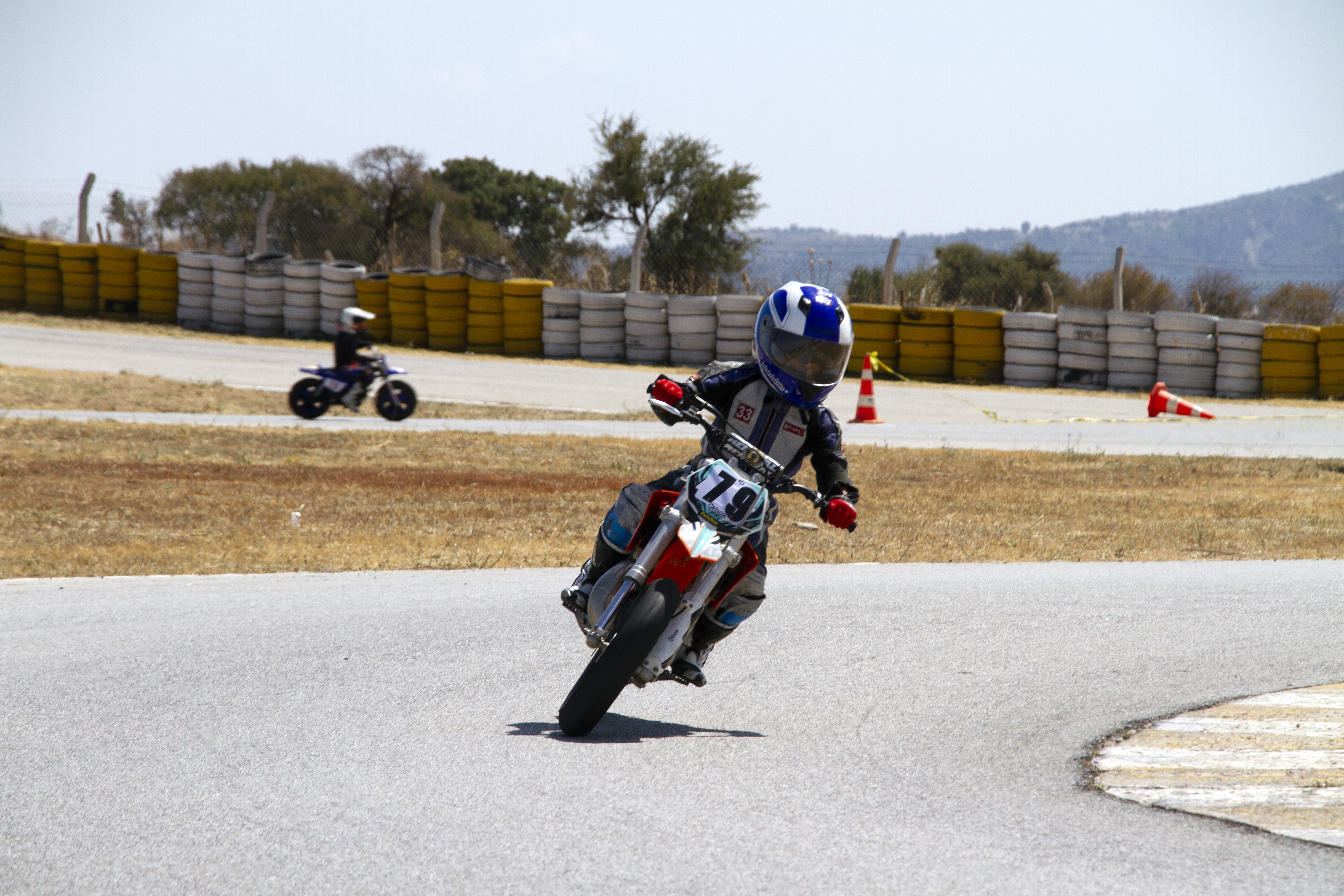 Süpermoto Şampiyonası'nın 3. Ayak Yarışları Uşak'ta başladı