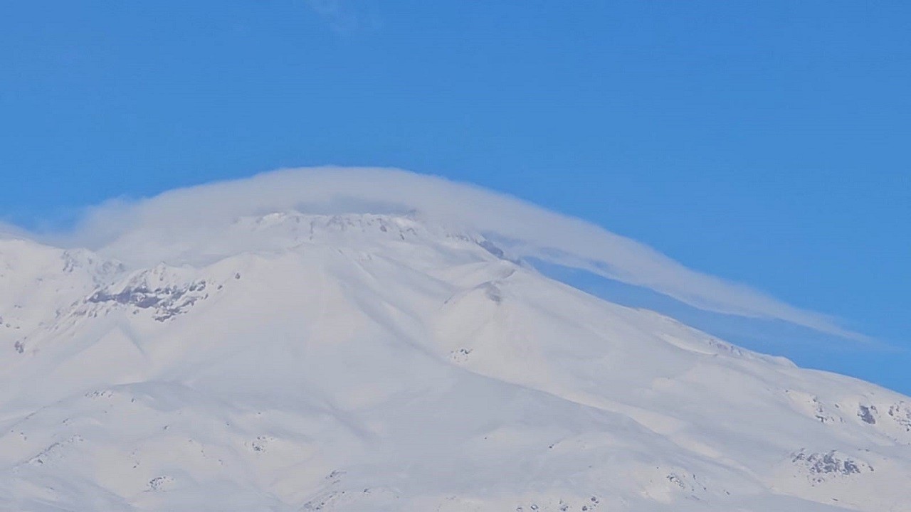 Süphan Dağı’nda doğa harikası!